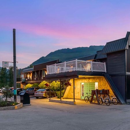 Stoke Hotel Surestay Collection By Best Western Revelstoke Exterior foto