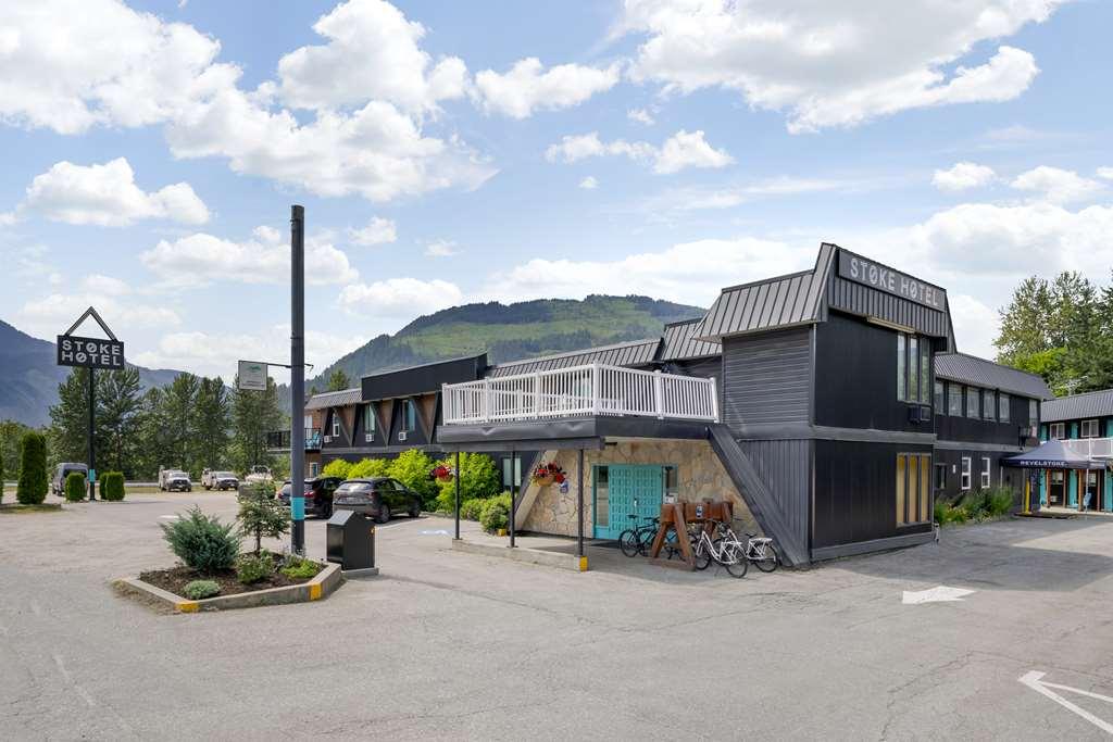 Stoke Hotel Surestay Collection By Best Western Revelstoke Exterior foto