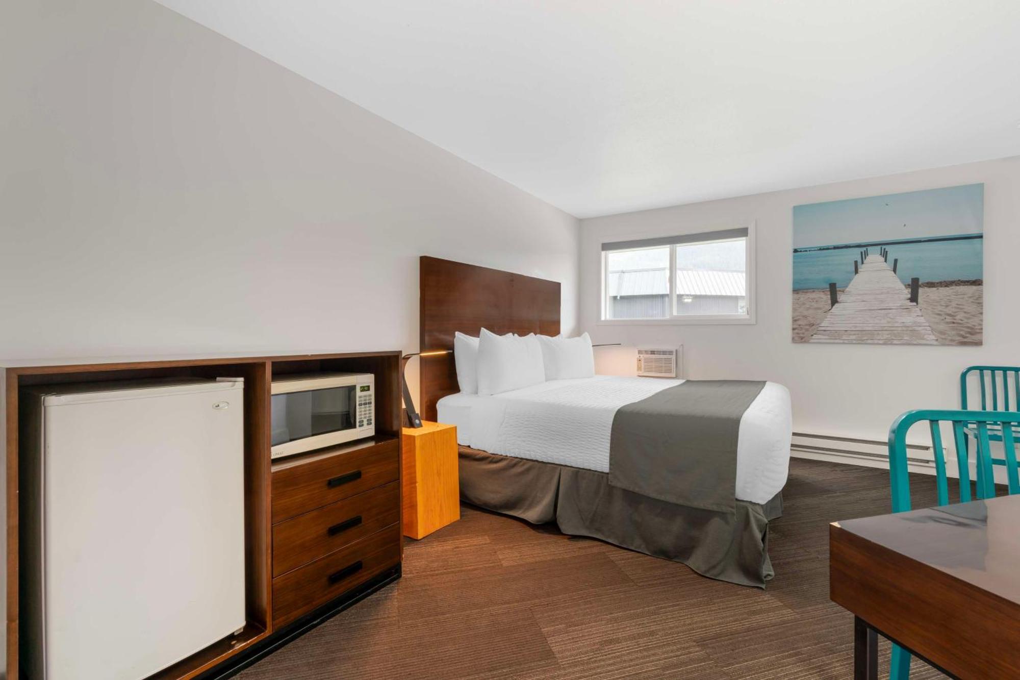 Stoke Hotel Surestay Collection By Best Western Revelstoke Exterior foto