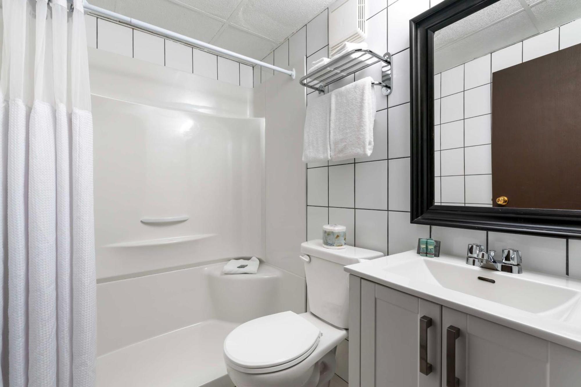 Stoke Hotel Surestay Collection By Best Western Revelstoke Exterior foto